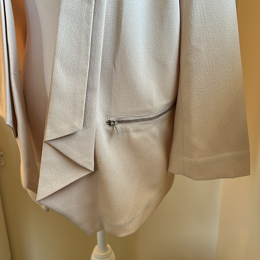 Umgee Medium Tan Blazer with zipper pockets